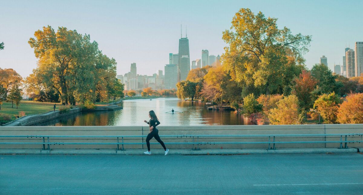 woman training for chicago marathon