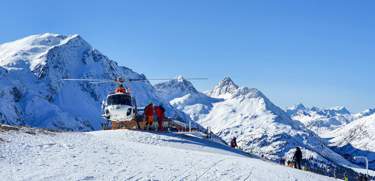 heli skiing